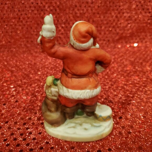 A Century of Santa's CHRISTMAS SANTA Figurine 1940 (1991) Hand Painted Porcelain - Picture 3 of 4